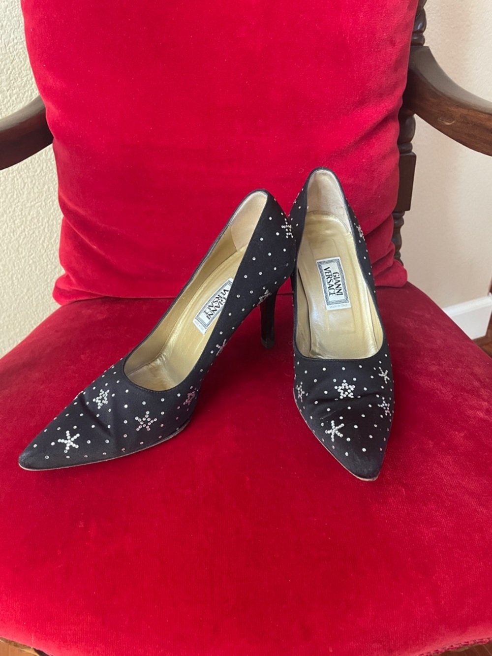 Beautiful Versace Black Crystal Star Pointed-Toe Stiletto Heels